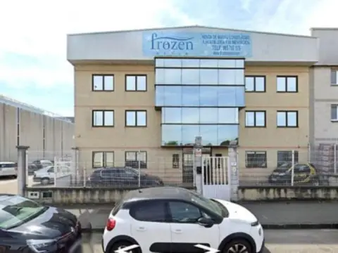 Nave industrial en calle Los Robles, 7